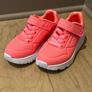 Toddler Girls Sketcher Sneakers (new)